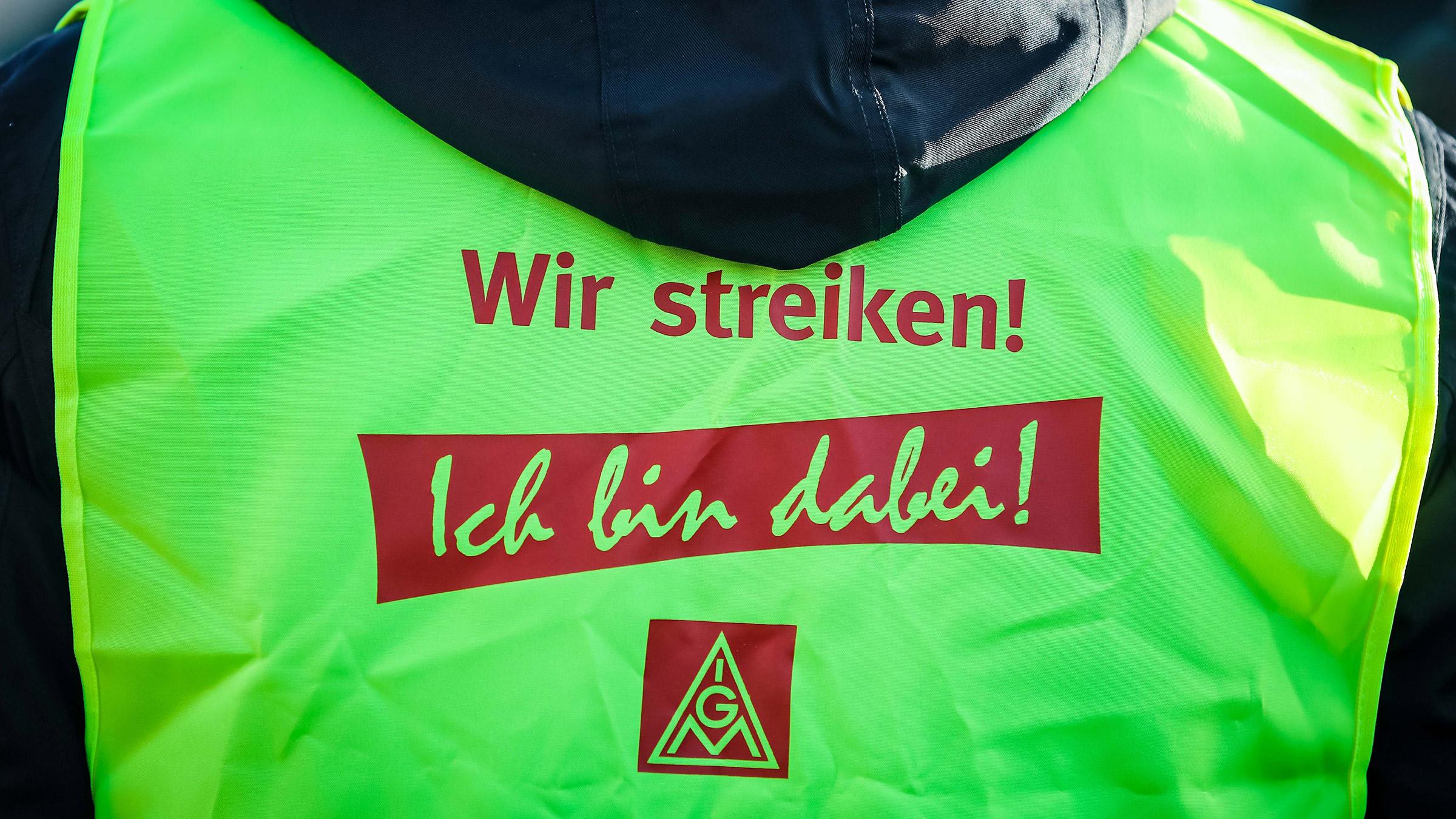 Streikweste mit der Aufschrift "Wir streiken! Ich bin dabei!"