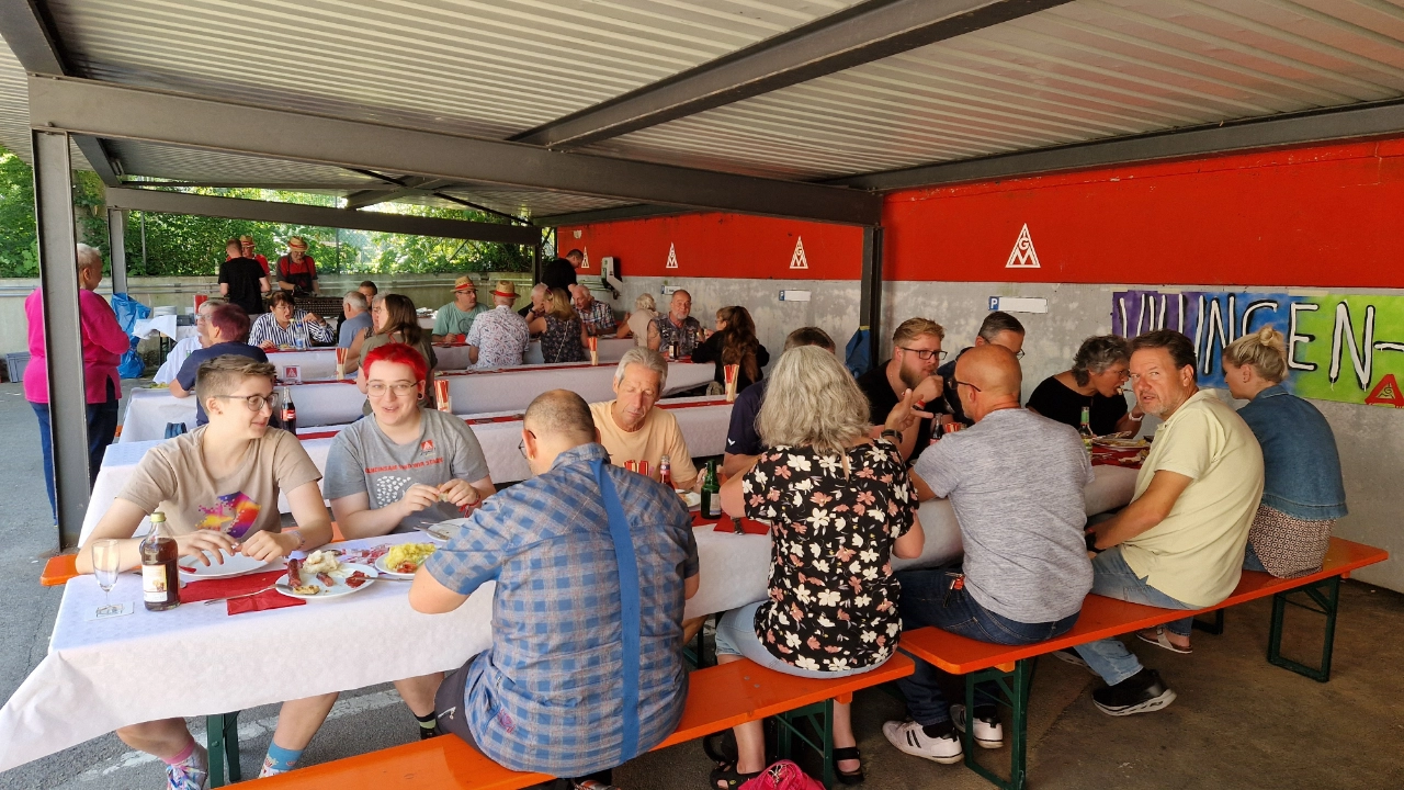Unsere Funktionäre beim Essen.