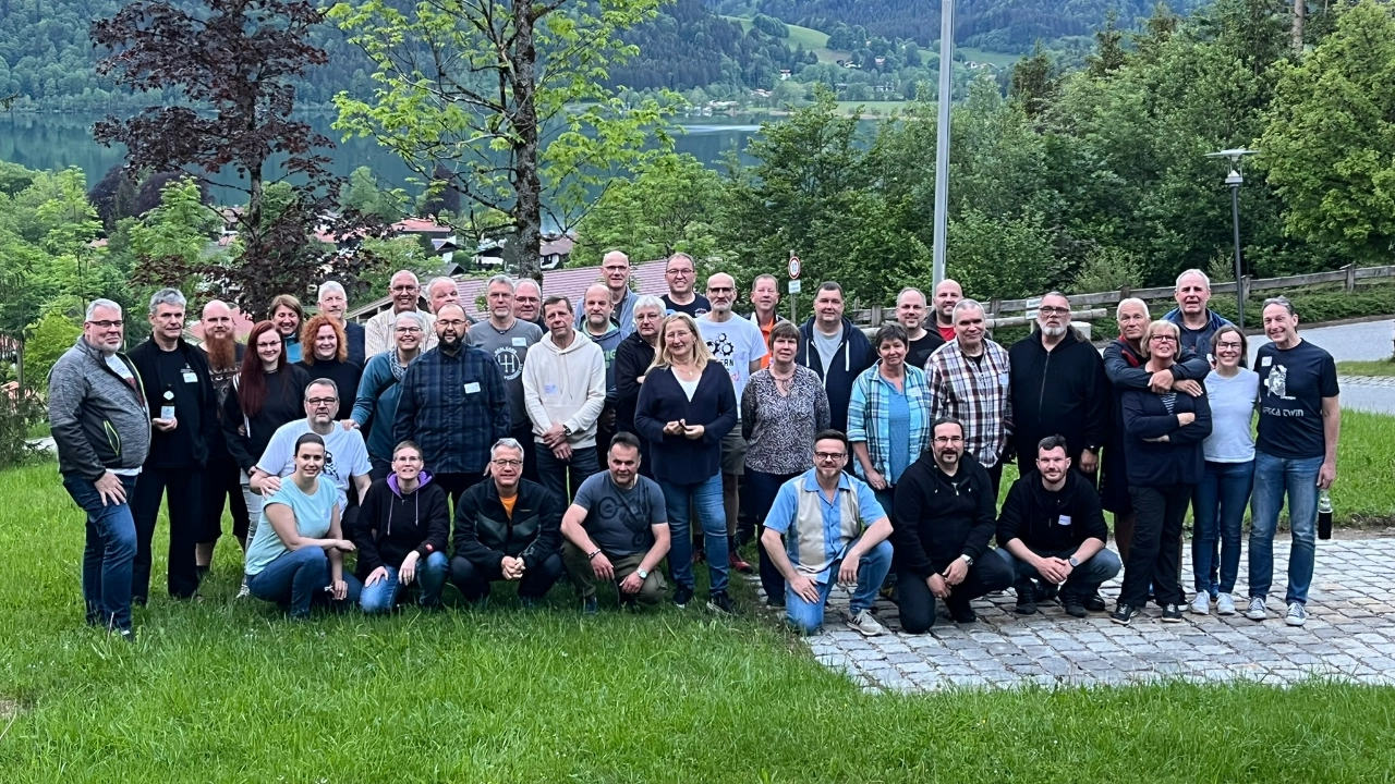 Das Bild zeigt die Worker Wheels beim Alpentreffen im Mai 2024 in Schliersee.