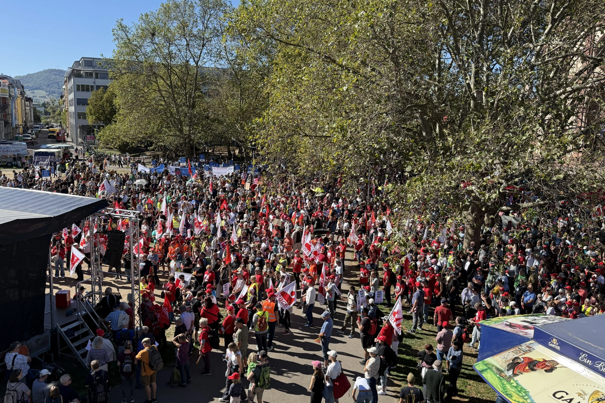 Das Bild zeigt die Teilnehmer des Aktionstags in Freiburg.