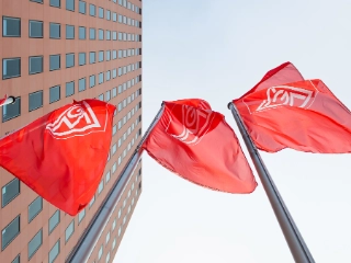 IG Metall, Mainforum, Gebäude, Fahnen