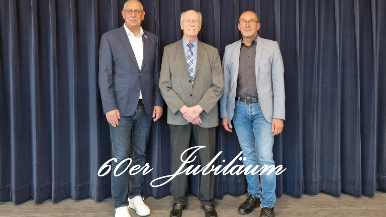 Das Foto zeigt unseren Jubilar mit 60 Jahren IG Metall Zugehörigkeit.