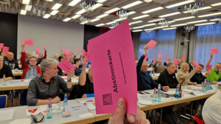 Unsere Delegierte stimmen ab